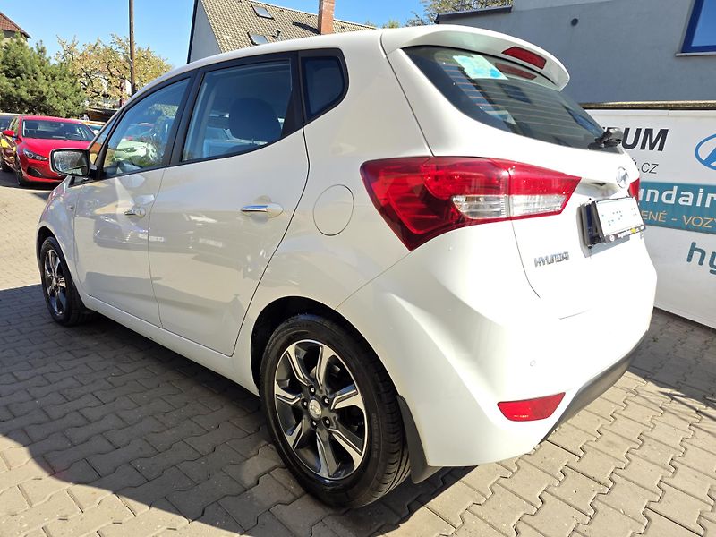 Hyundai ix20 1.6-1.MAJITEL-92KW-FACELIFT - fotka 7 z 14