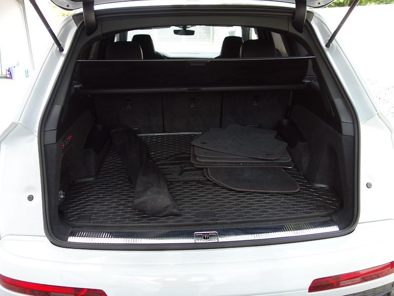 Audi SQ7 (2022) 4.0*TFSI*373KW*TOP-VÝB*ZÁRUKA! - fotka 46 z 50