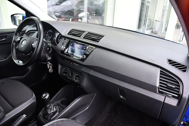 Škoda Fabia 1.0TSi 70kW AMBITION 1M ČR - fotka 17 z 33
