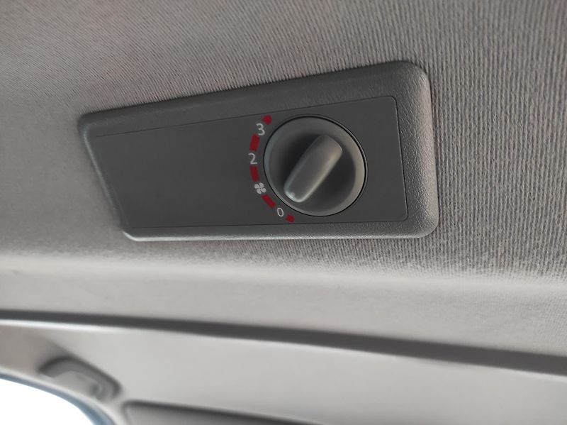 Renault Trafic 2,5dCi 107kW Passenger 7 míst - fotka 15 z 20