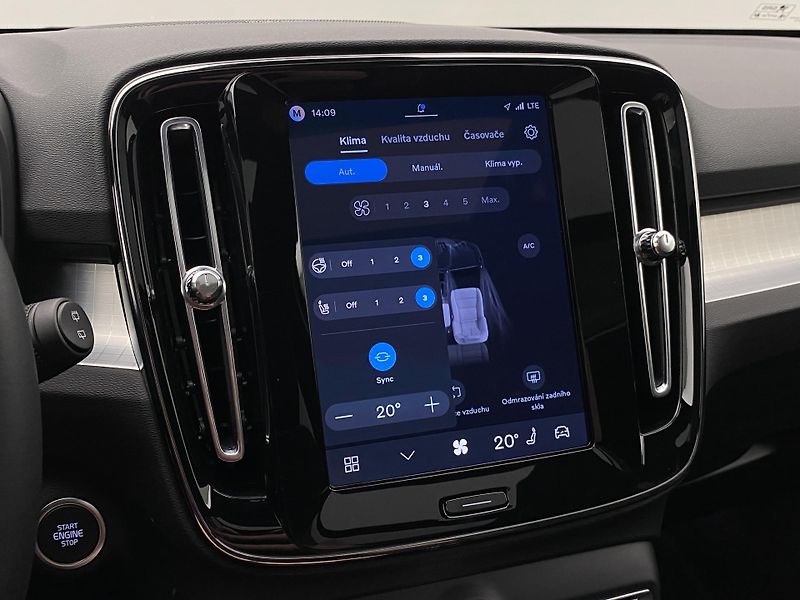 Volvo XC40 (2026) B3 AUT DARK ULTRA  - fotka 41 z 60
