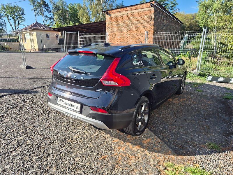 Volvo V40 1.6D 84kw CROSS COUNTRY, tažné - fotka 7 z 33