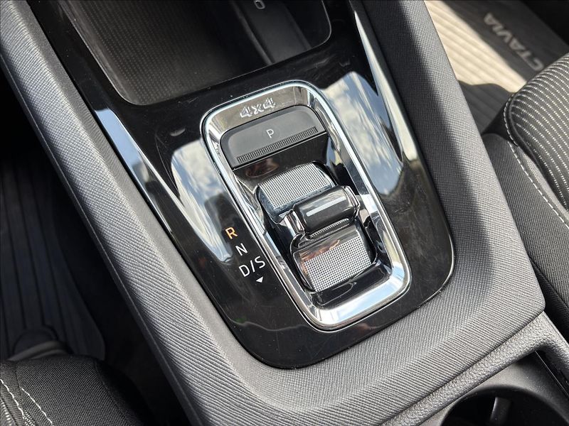 Škoda Octavia 2,0 TDI 110kW Ambition DSG 4x4 - fotka 31 z 42