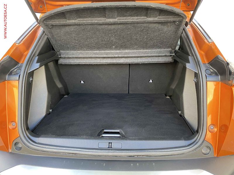 Peugeot 2008 (2022) 1.5 HDi, Style, kamera - fotka 7 z 17