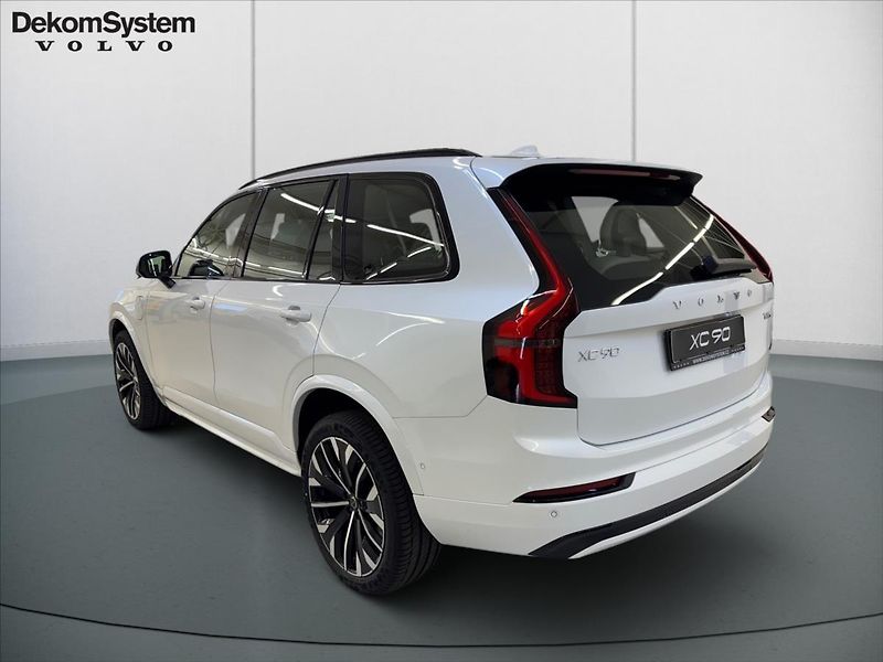 Volvo XC90 (2025) 2,0 Akční cena  Plus Dark 3423 - fotka 3 z 14