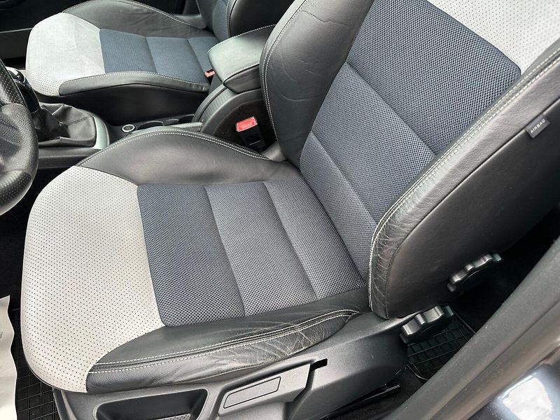 Škoda Octavia (2011) RS 2,0TDI - fotka 16 z 32