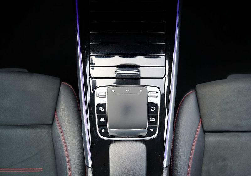 Mercedes-Benz GLB 250i 4Matic/AMG/AT/225 PS/Led - fotka 36 z 42