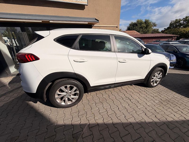 Hyundai Tucson 1.6-1MAJ-TOP STAV-PRAV.SERVIS - fotka 8 z 35