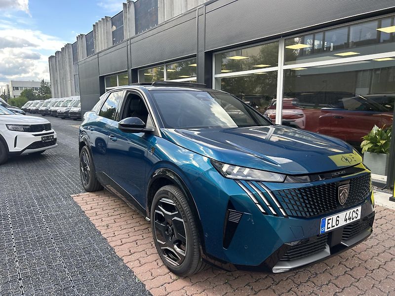 Peugeot 3008 (2024) GT Elektromotor 157 kW (73 kWh - fotka 3 z 16