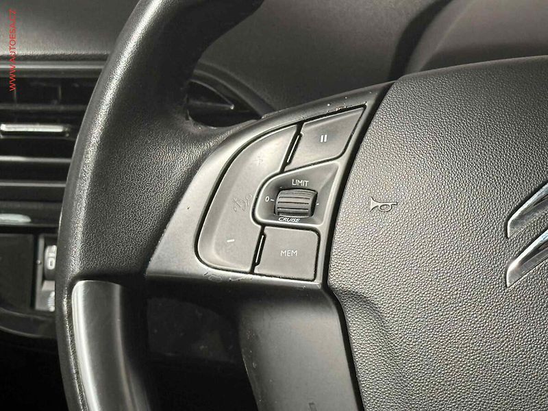 Citroën C4 Picasso (2016) 2.0 HDI 7míst, Navi, panorama - fotka 17 z 21