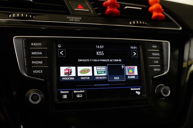 Volkswagen Touran - fotka 18 z 26