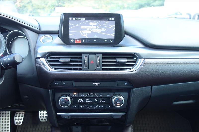 Mazda 6 2,2 D 129KW, SERV.KN., REVO. - fotka 23 z 39