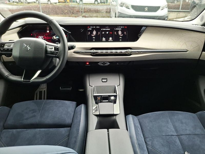 DS Automobiles DS N°4 (2026) N°4 JULES VERNE HYBRID 145 - fotka 12 z 26