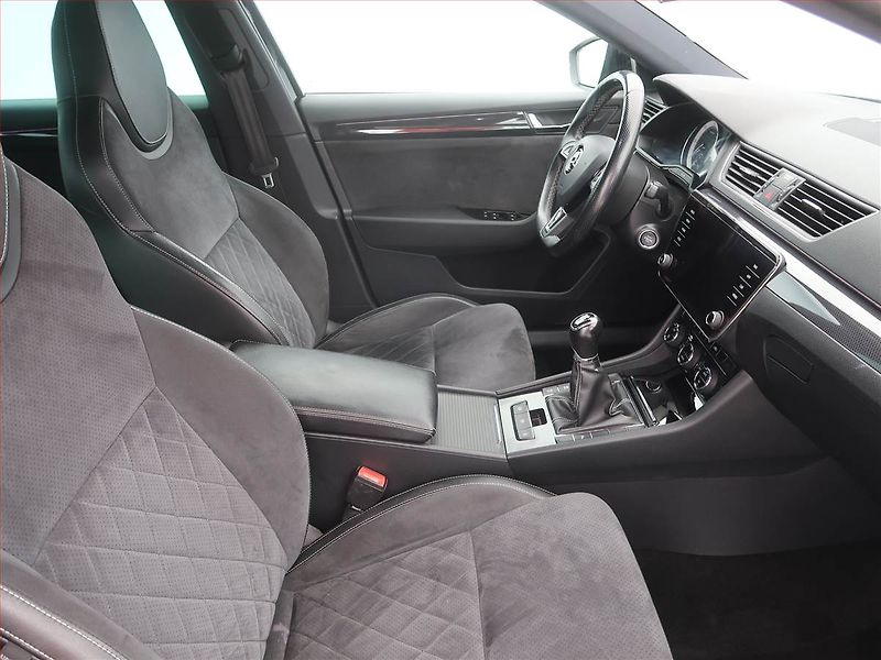 Škoda Superb (2018) Sportline 2.0 TDI, Serv.kniha - fotka 9 z 18