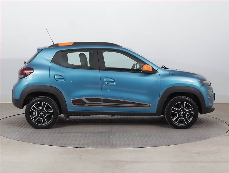 Dacia Spring (2023) Electric 45 (27 kWh), SoH 91% - fotka 6 z 19