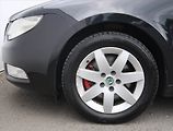Škoda Superb (2011) Comfort 2.0 TDI, Automat, Navi - náhled 15