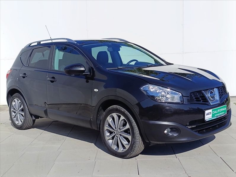Nissan Qashqai 2,0 DCi 4x4 kamera tažné 1m ČR - fotka 5 z 39