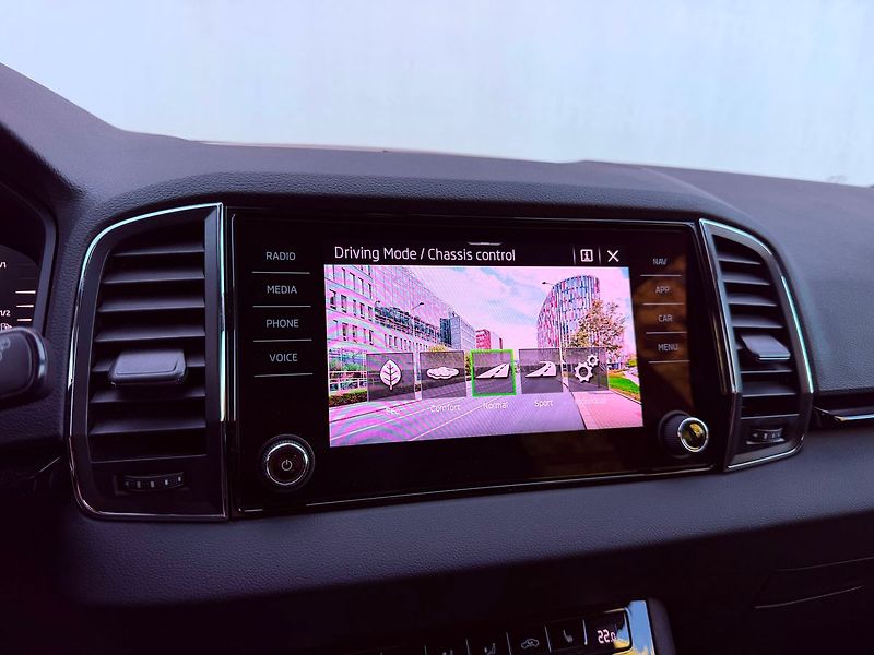 Škoda Karoq 1.5 TSi DSG Style, ČR, 1.Maj - fotka 26 z 34