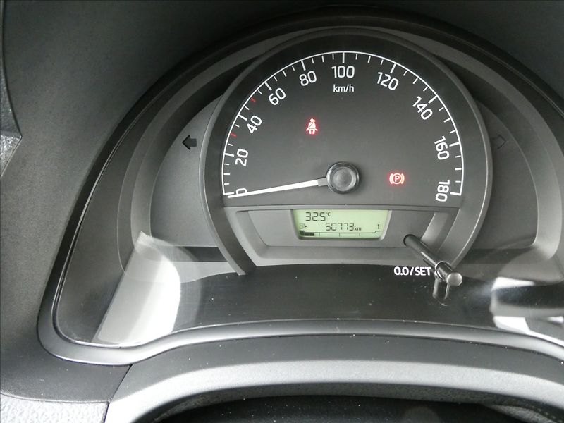 Škoda Citigo 1,0 MPi klimatizace, 2 x kola - fotka 25 z 42