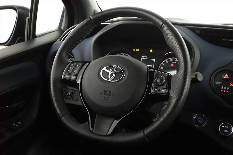 Toyota Yaris (2017) 1.5 Dual VVT-i, Serv.kniha - fotka 8 z 13