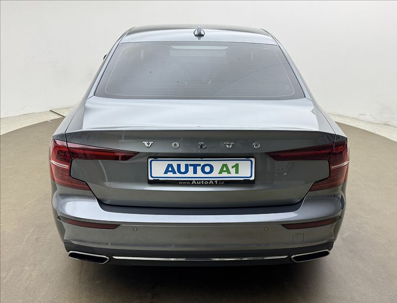 Volvo S60 2,0 B3 DPH INSCRIPTION H/K ČR - fotka 5 z 40