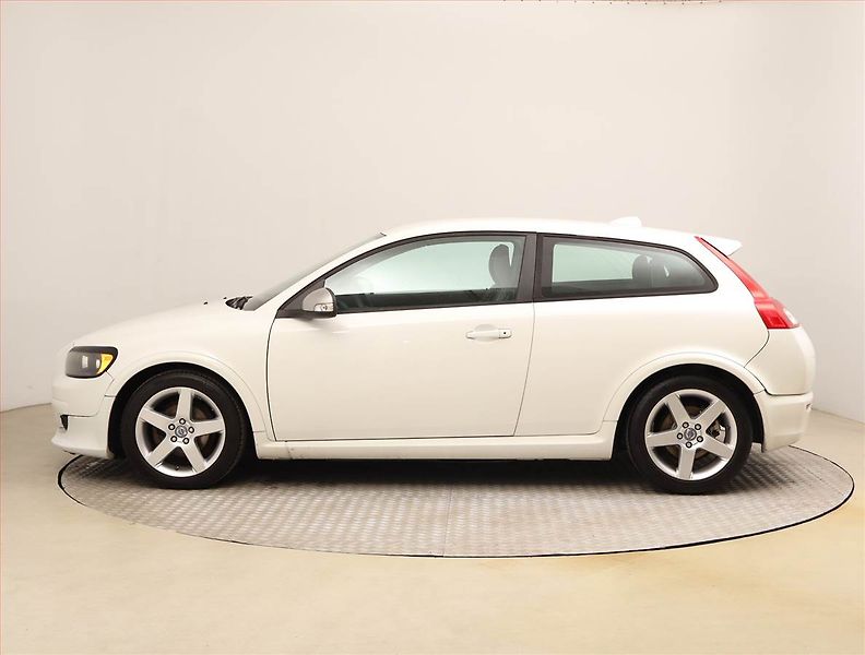 Volvo C30 (2009) 1.6 D, po STK, v dobrém stavu - fotka 3 z 17