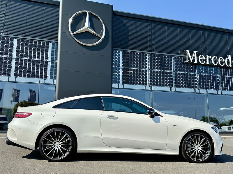 Mercedes-Benz Třídy E (2020) 53 AMG 4MATIC+ kupé - fotka 10 z 58