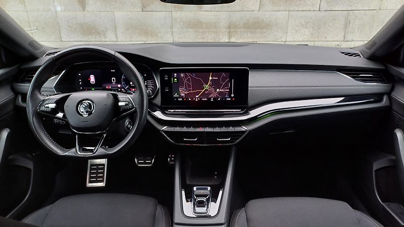 Škoda Octavia (2022) combi 2.0 TDI 110kW DSG-SPORT - fotka 17 z 46