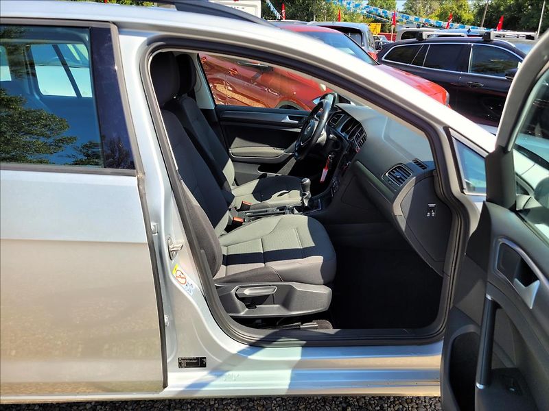 Volkswagen Golf 1,0 TSI,navi,digiklima,acc,alu - fotka 12 z 50