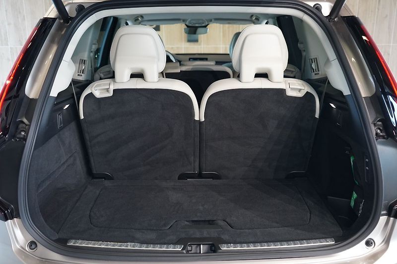 Volvo XC90 T8 PLUS Bright, Vzduch, 360° - fotka 15 z 50