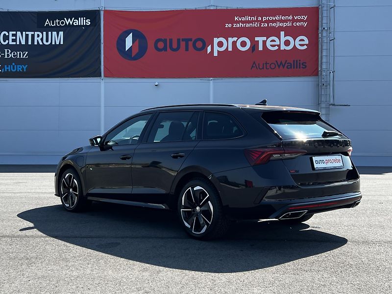 Škoda Octavia 1,4TSI iV RS 180kW DSG DPH - fotka 5 z 26