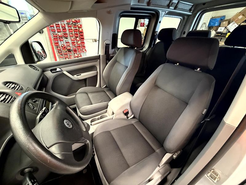 Volkswagen Caddy Life 1.9 TDI 77 kW - fotka 7 z 19