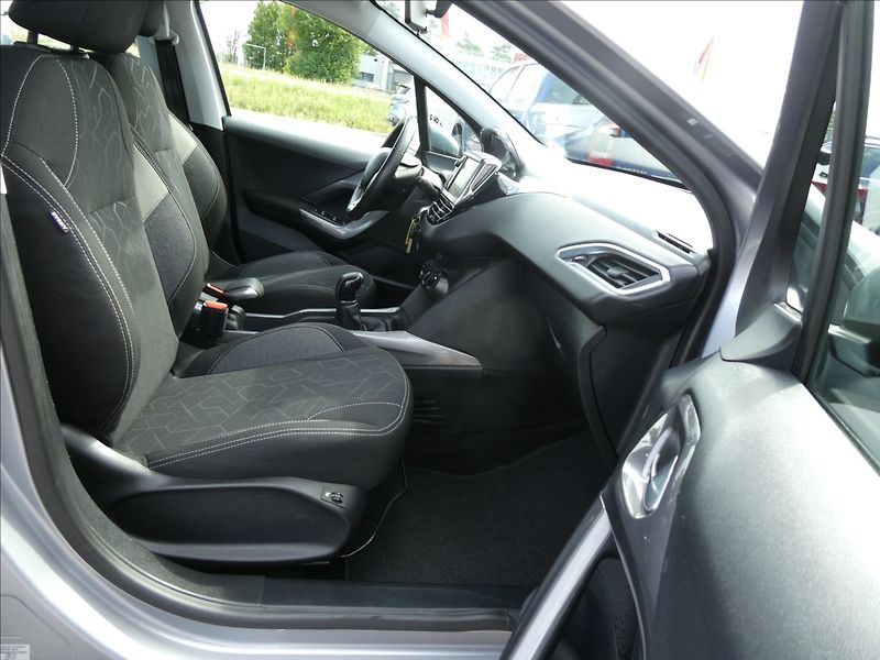 Peugeot 2008 1,2 1.2 81kW NAVI,závěs,servis - fotka 25 z 46