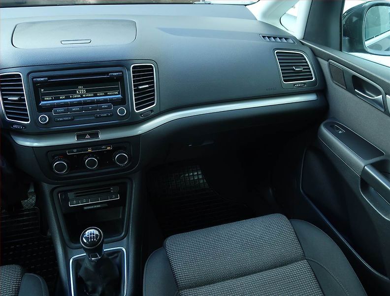 Volkswagen Sharan (2014) 2.0 TDI, Serv.kniha, Tempomat - fotka 8 z 15