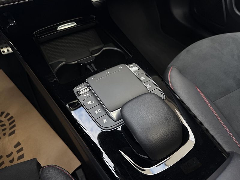Mercedes-Benz CLA 220d Shooting Brake AMG - fotka 20 z 37
