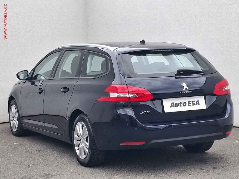 Peugeot 308 (2020) 1.2 PT, AC, park. kamera - fotka 6 z 21