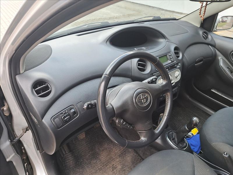 Toyota Yaris 1,4 D-4D - fotka 15 z 39