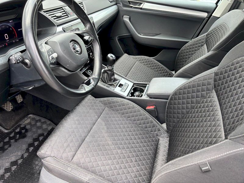 Škoda Superb (2022) GRT AMB TS 110/1.5 M6F - fotka 9 z 42
