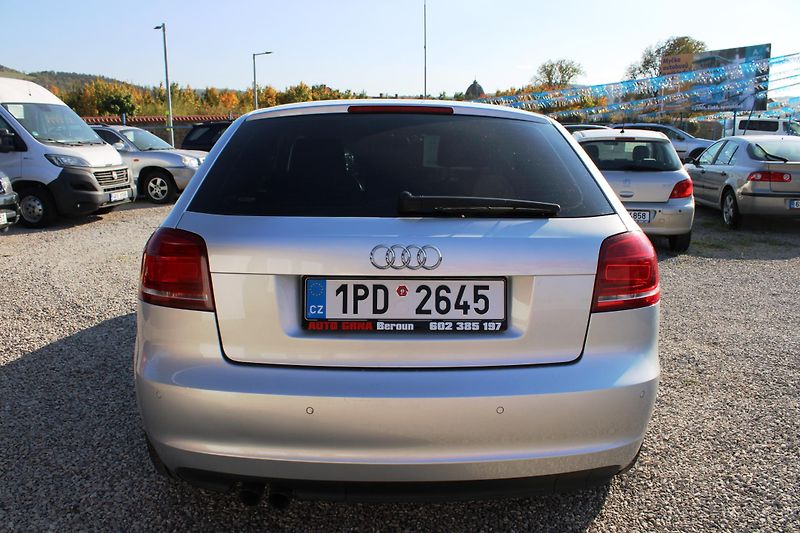 Audi A3 (2012) 2,0TDI 125KW KLIMA XENONY ALU - fotka 6 z 18