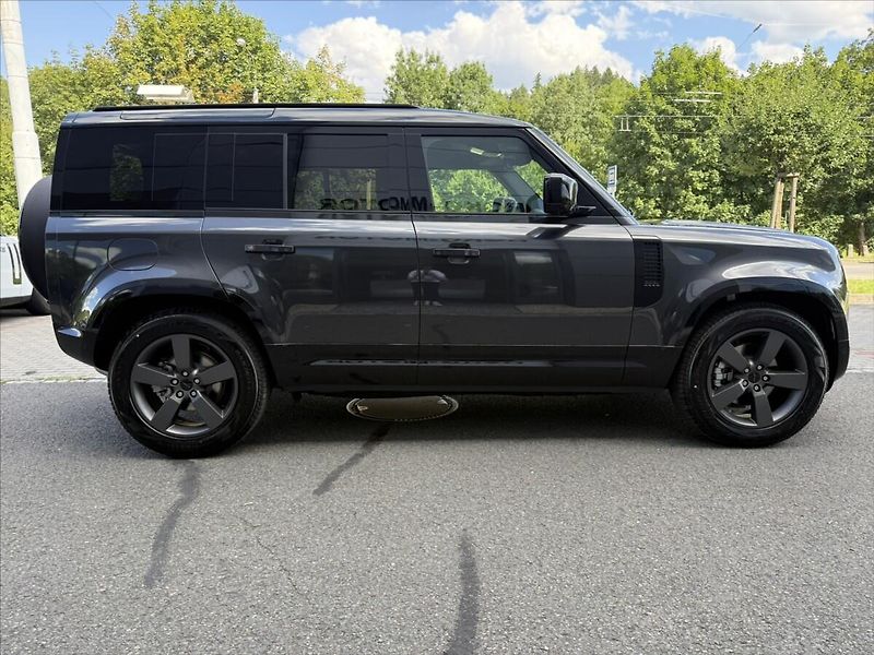 Land Rover Defender (2026) 3,0 X-DYNAMIC SE D250 - fotka 5 z 24