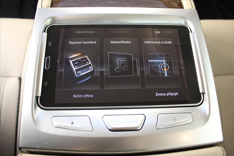 BMW Řada 7 750Li xDrive LASER MASÁŽE ČR - fotka 31 z 44