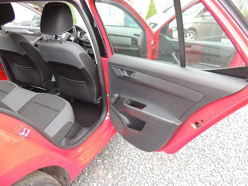 Škoda Fabia (2019) 1.0MPi,44kw,Amb,ČR,1.maj.TZ - fotka 14 z 35
