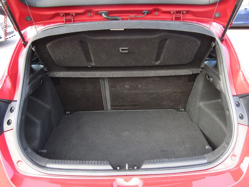 Hyundai i30 (2012) 1.6GDi, 2.maj,ČR, Trikolor - fotka 7 z 18