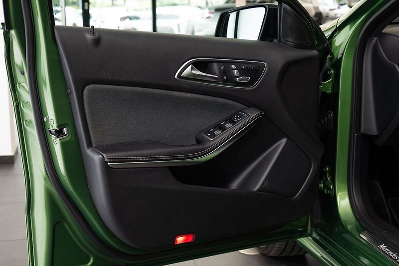 Mercedes-Benz Třídy A 180d Style - fotka 7 z 22