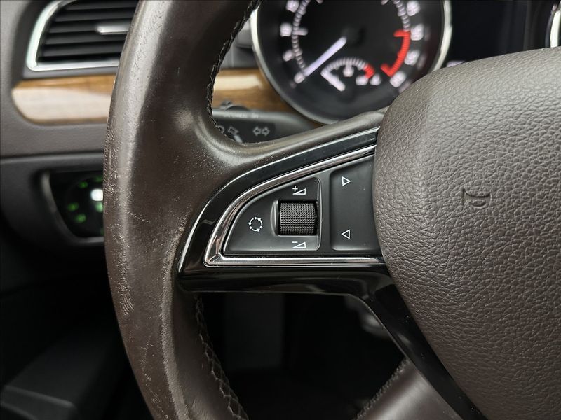 Škoda Superb 2,0 125kW L&K VÝHŘEV TAŽNÉ ČR - fotka 10 z 45