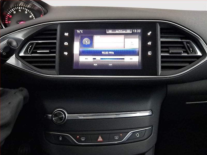 Peugeot 308 (2017) 1.2 PureTech, Serv.kniha - fotka 12 z 19