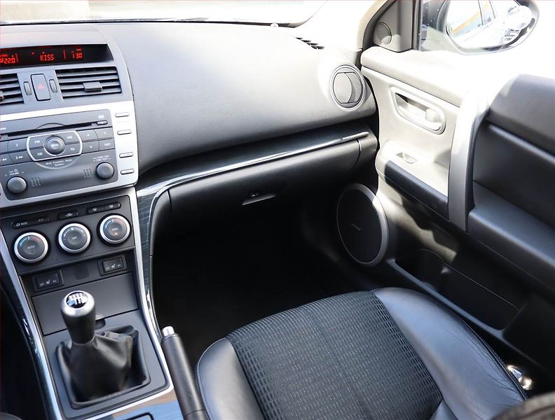 Mazda 6 (2008) 2.5, Xenony, Tempomat - fotka 8 z 18