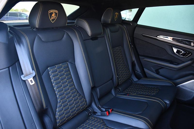 Lamborghini Urus 4.0 V8  - fotka 16 z 59