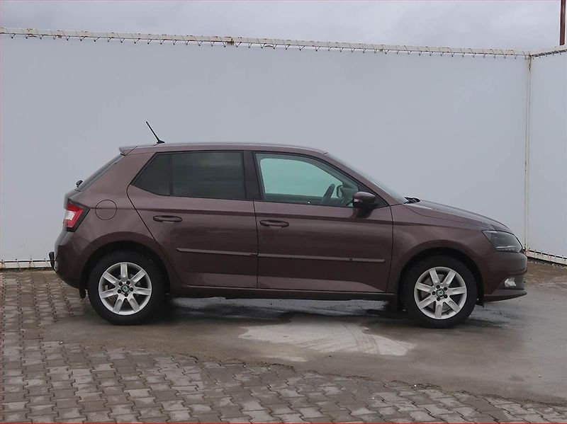 Škoda Fabia (2015) Style 1.2 TSI, Serv.kniha - fotka 6 z 14