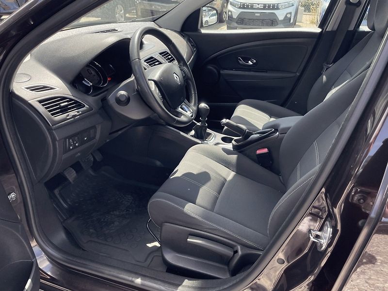 Renault Mégane (2015) 1.6,16V, 81kW, Life,1.Maj - fotka 11 z 30